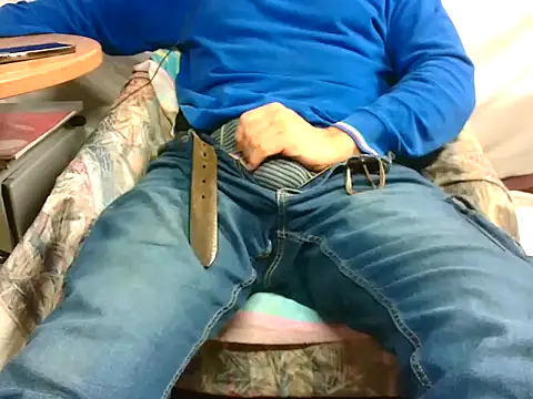 Giulio35 Pika online show from 10/17/25, 07:49