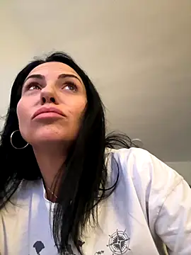 KimKelly13 online show from 10/13/25, 07:52