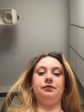 Snapshot of chloetarducci chatting on 03/06/25, 07:10 chloetarducci online show from 03/06/25, 07:10