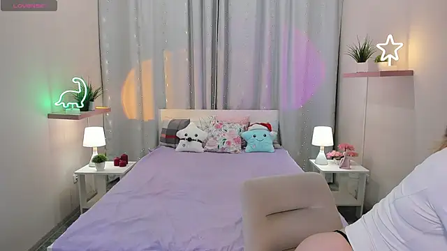 TiffanyBatson online show from 12/05/24, 05:37