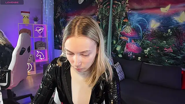 TiffanyBatson online show from 02/23/25, 06:17