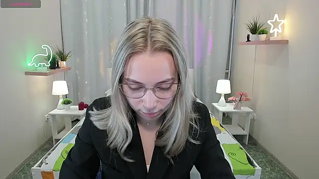 TiffanyBatson online show from 03/06/25, 04:08