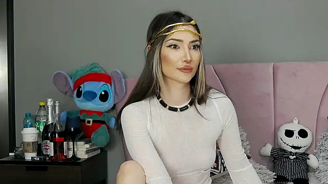 Mayleen x online show from 10/31/25, 09:16