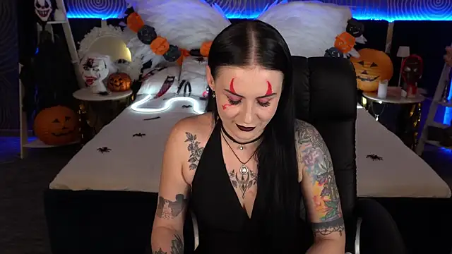 AmberDismond online show from 10/31/25, 01:45