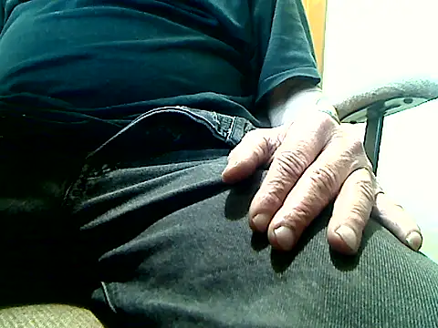 Snapshot of markluvskitty chatting on 01/05/26, 05:27 markluvskitty online show from 01/05/26, 05:27