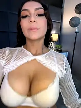 CHERRYY BOMB  online show from 11/25/25, 12:16