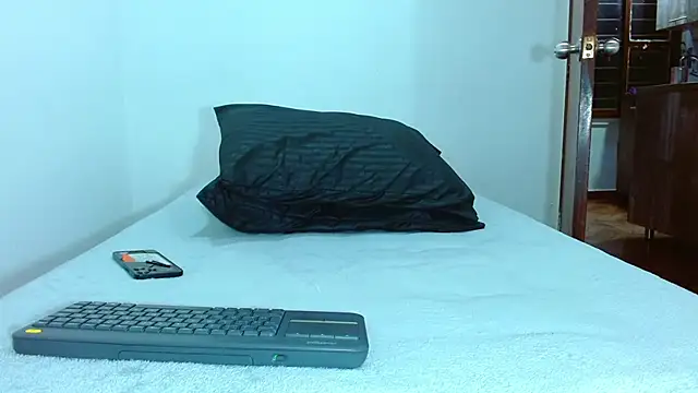 Lucho-Cole online show from 08/08/26, 12:02