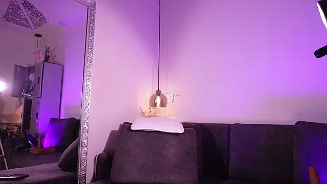 Isabella francoo online show from 05/24/26, 11:48