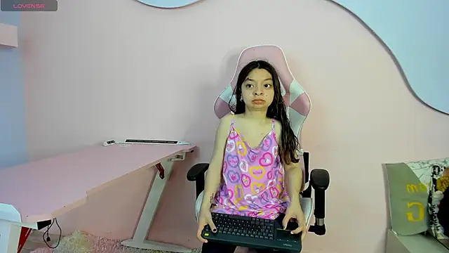 CharlotteMuller online show from 11/21/25, 08:51