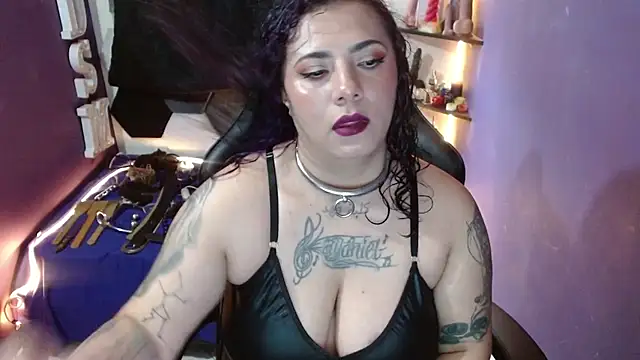 Snapshot of Alexa_Slavehot777 chatting on 06/09/26, 08:09 Alexa Slavehot777 online show from 06/09/26, 08:09
