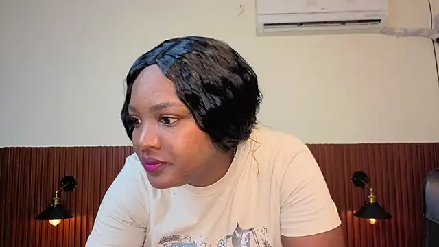 chanel brunette online show from 02/16/26, 12:34