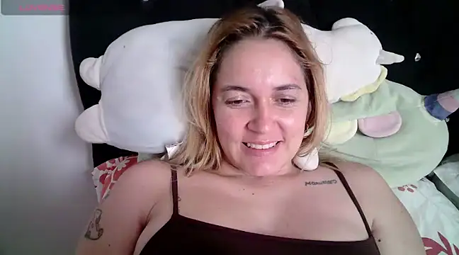 Izury Blondee online show from 01/09/25, 08:22