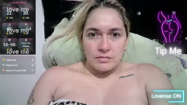 Izury Blondee online show from 09/11/25, 01:06