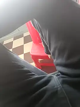 HeftyTheory7 online show from 10/28/25, 08:29