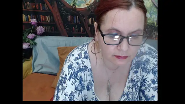 Snapshot of PlayfullMature chatting on 06/11/26, 06:28 PlayfullMature online show from 06/11/26, 06:28