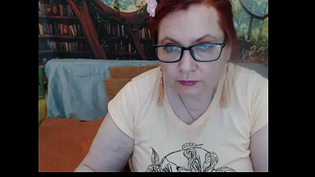 Snapshot of PlayfullMature chatting on 06/18/26, 05:06 PlayfullMature online show from 06/18/26, 05:06