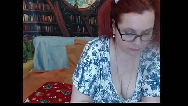 Snapshot of PlayfullMature chatting on 06/23/26, 04:05 PlayfullMature online show from 06/23/26, 04:05