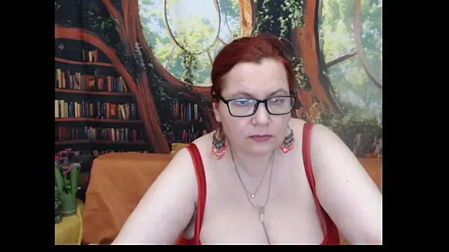 Snapshot of PlayfullMature chatting on 06/25/26, 06:01 PlayfullMature online show from 06/25/26, 06:01