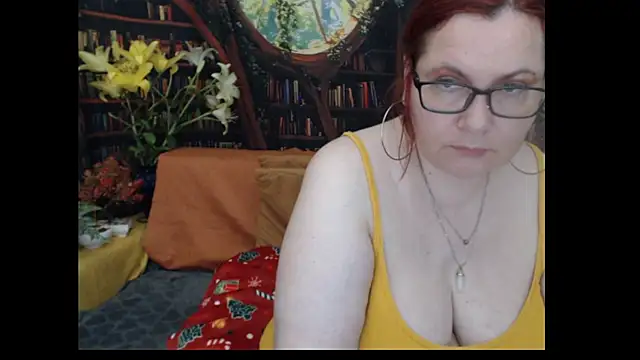 Snapshot of PlayfullMature chatting on 07/06/26, 06:21 PlayfullMature online show from 07/06/26, 06:21