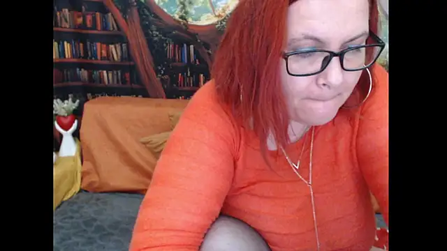 Snapshot of PlayfullMature chatting on 07/16/26, 11:00 PlayfullMature online show from 07/16/26, 11:00