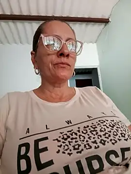 Snapshot of deisy_summers47x chatting on 02/16/25, 02:32 deisy summers47x online show from 02/16/25, 02:32