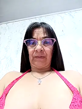 Snapshot of biancchi chatting on 05/19/26, 12:22 biancchi online show from 05/19/26, 12:22