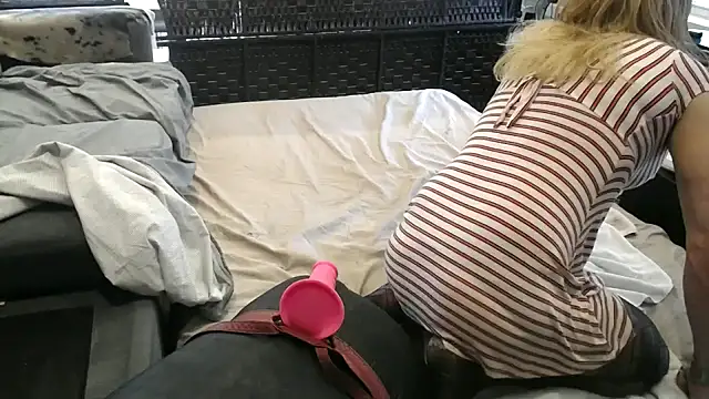 Snapshot of AssmannCD chatting on 03/21/25, 07:57 AssmannCD online show from 03/21/25, 07:57