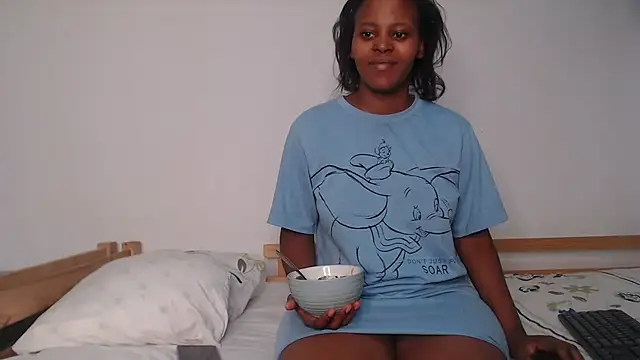 Snapshot of SexyKate852 chatting on 02/06/25, 06:35 SexyKate852 online show from 02/06/25, 06:35