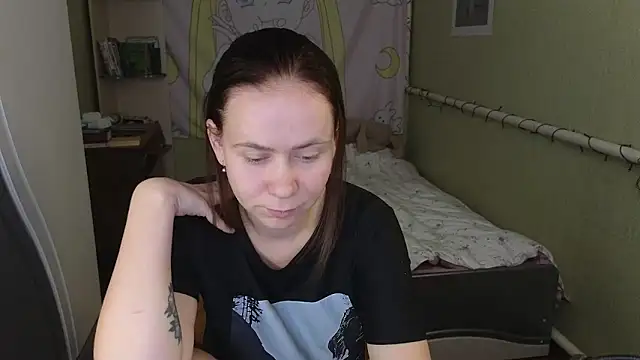 Snapshot of Riley_Roo chatting on 10/03/25, 09:28 Riley Roo online show from 10/03/25, 09:28