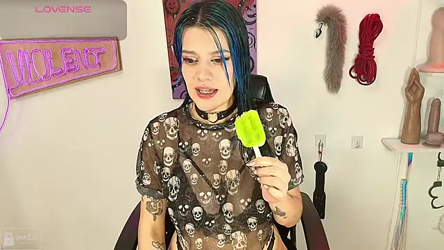 Snapshot of Violet-Queen chatting on 03/02/25, 11:20 Violet-Queen online show from 03/02/25, 11:20