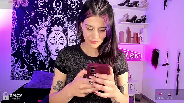 Snapshot of Violet-Queen chatting on 03/21/26, 04:50 Violet-Queen online show from 03/21/26, 04:50