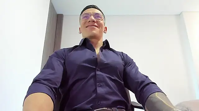 Snapshot of aquiles_51 chatting on 06/12/26, 05:45 aquiles 51 online show from 06/12/26, 05:45