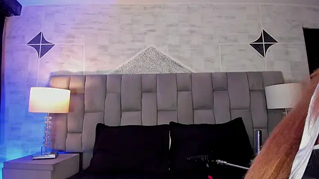Snapshot of Elena-Rosse chatting on 04/14/26, 12:27 Elena-Rosse online show from 04/14/26, 12:27