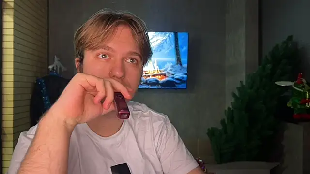 kiopiggy online show from 12/21/25, 07:32