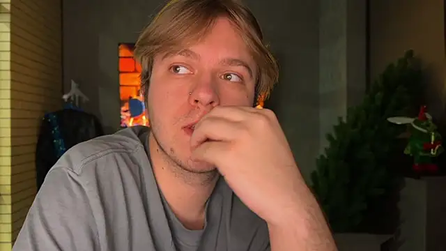 kiopiggy online show from 12/22/25, 06:05