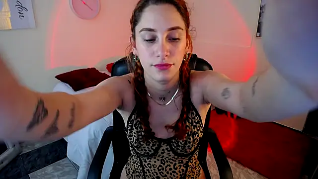 IsaBaileys  online show from 02/26/25, 09:48