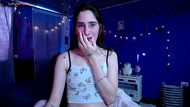 IsaBaileys  online show from 10/02/25, 09:44