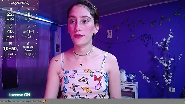 IsaBaileys  online show from 10/05/25, 08:07