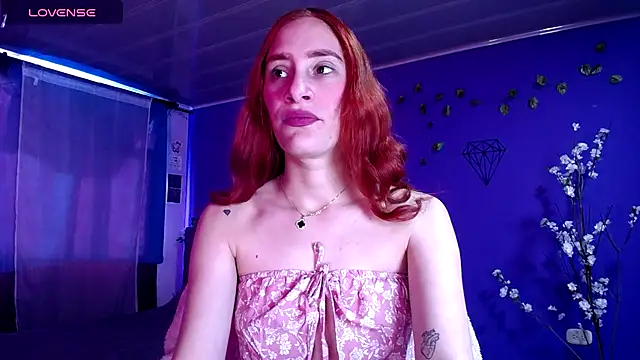 IsaBaileys  online show from 10/10/25, 09:14