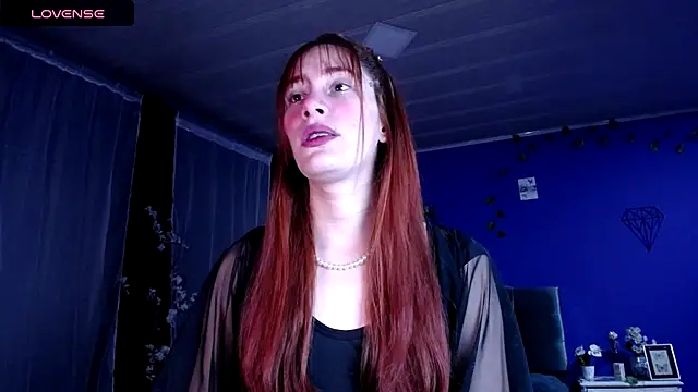 IsaBaileys  online show from 11/15/25, 11:10