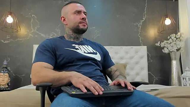 BruceDallas online show from 02/01/25, 11:58