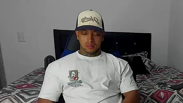 Stiven collins online show from 02/02/25, 06:37