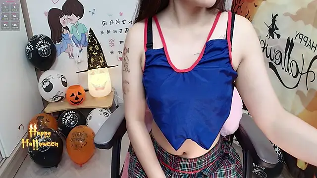 Snapshot of _Mizuki_ chatting on 10/30/25, 10:38 Mizuki online show from 10/30/25, 10:38