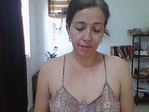 Snapshot of charlott_ponce chatting on 03/23/26, 06:12 charlott ponce online show from 03/23/26, 06:12