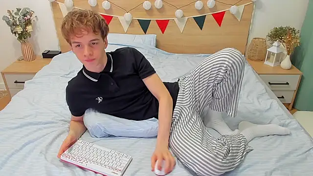 Fandi 777 online show from 03/11/25, 04:18