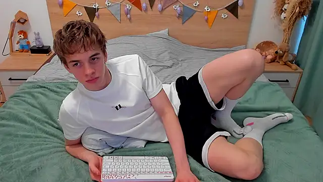 Snapshot of Fandi_777 chatting on 03/03/26, 10:54 Fandi 777 online show from 03/03/26, 10:54