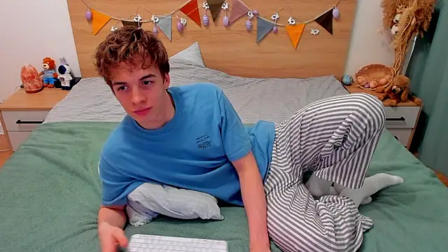 Snapshot of Fandi_777 chatting on 03/13/26, 05:14 Fandi 777 online show from 03/13/26, 05:14