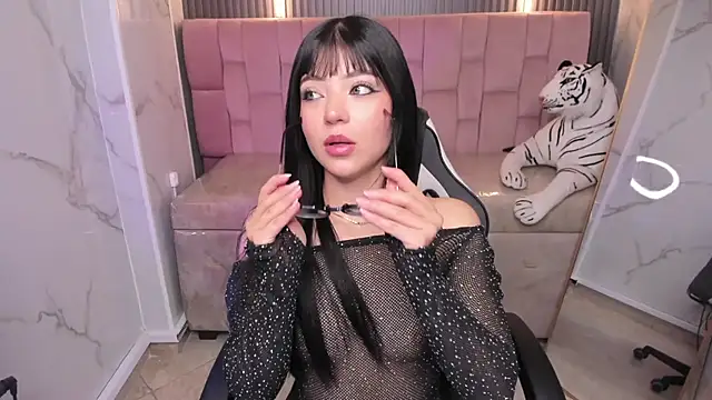 Snapshot of _mia_collins_b_ chatting on 10/08/25, 01:09  mia collins b  online show from 10/08/25, 01:09