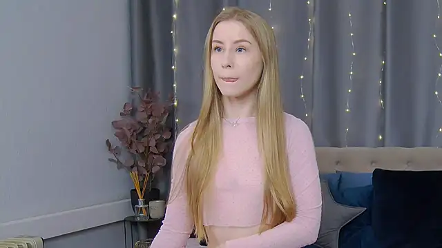 VioletiSwone online show from 02/26/25, 05:20