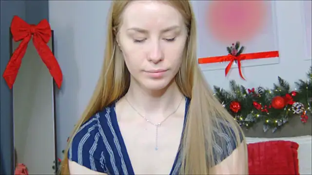 Snapshot of VioletiSwone chatting on 12/20/25, 05:14 VioletiSwone online show from 12/20/25, 05:14